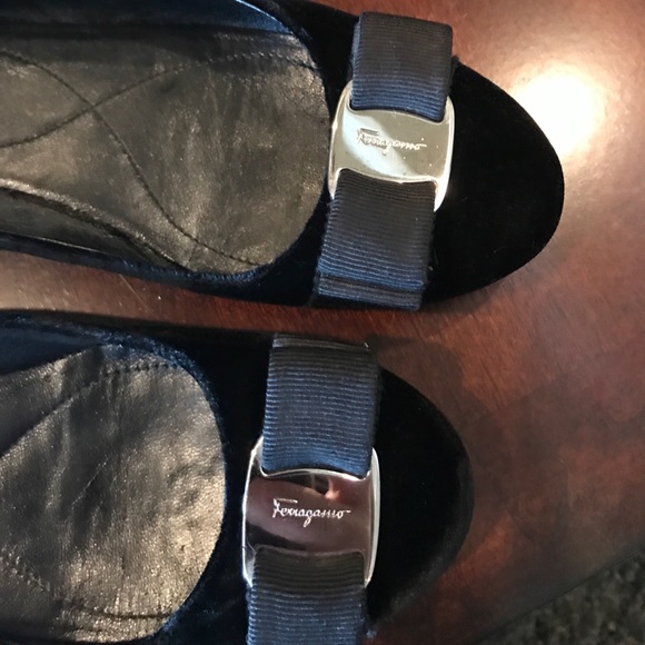 SALVATORE FERRAGAMO FLATS - Picture 6 of 6